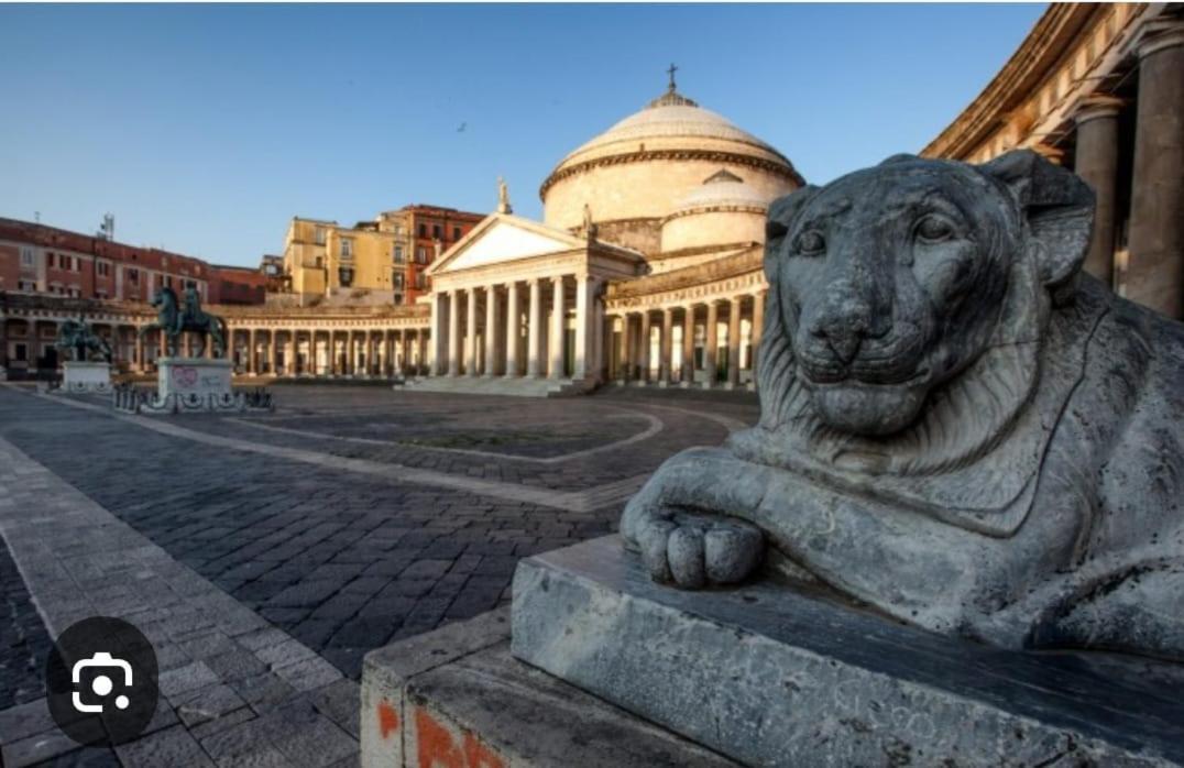 Casa Gioia, Tra Palazzo Reale,Lungomare E Monte Echia Daire Napoli Dış mekan fotoğraf